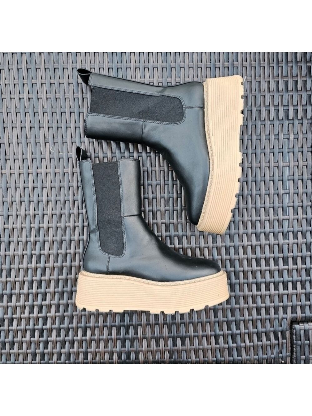 H&M High Profile Chelsea Boots - Picture 2 of 8